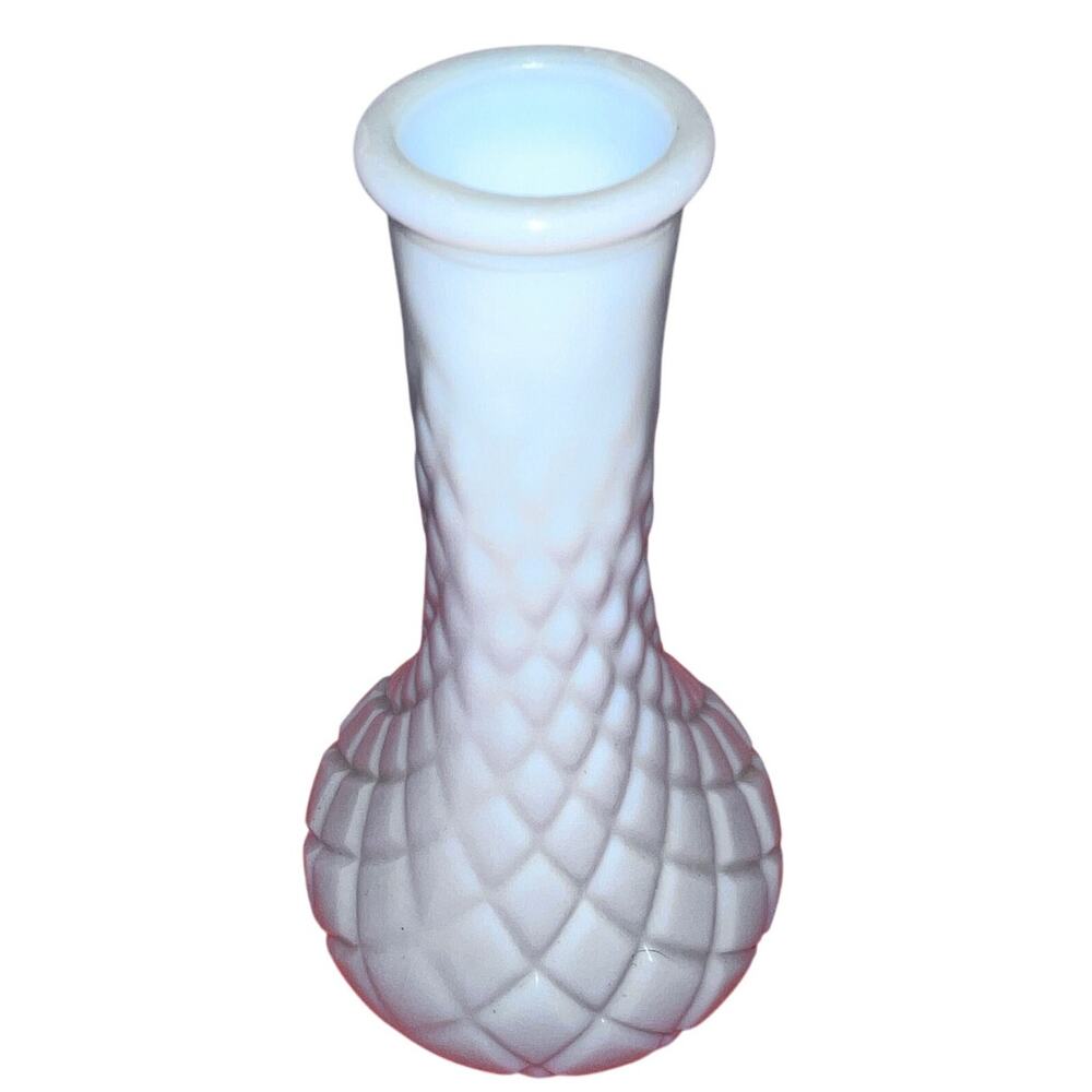 Hoosier 1950s Milk Glass Bud Vase 6" Quilted Diamond Pattern #2907 Vintage - Picture 2 of 5